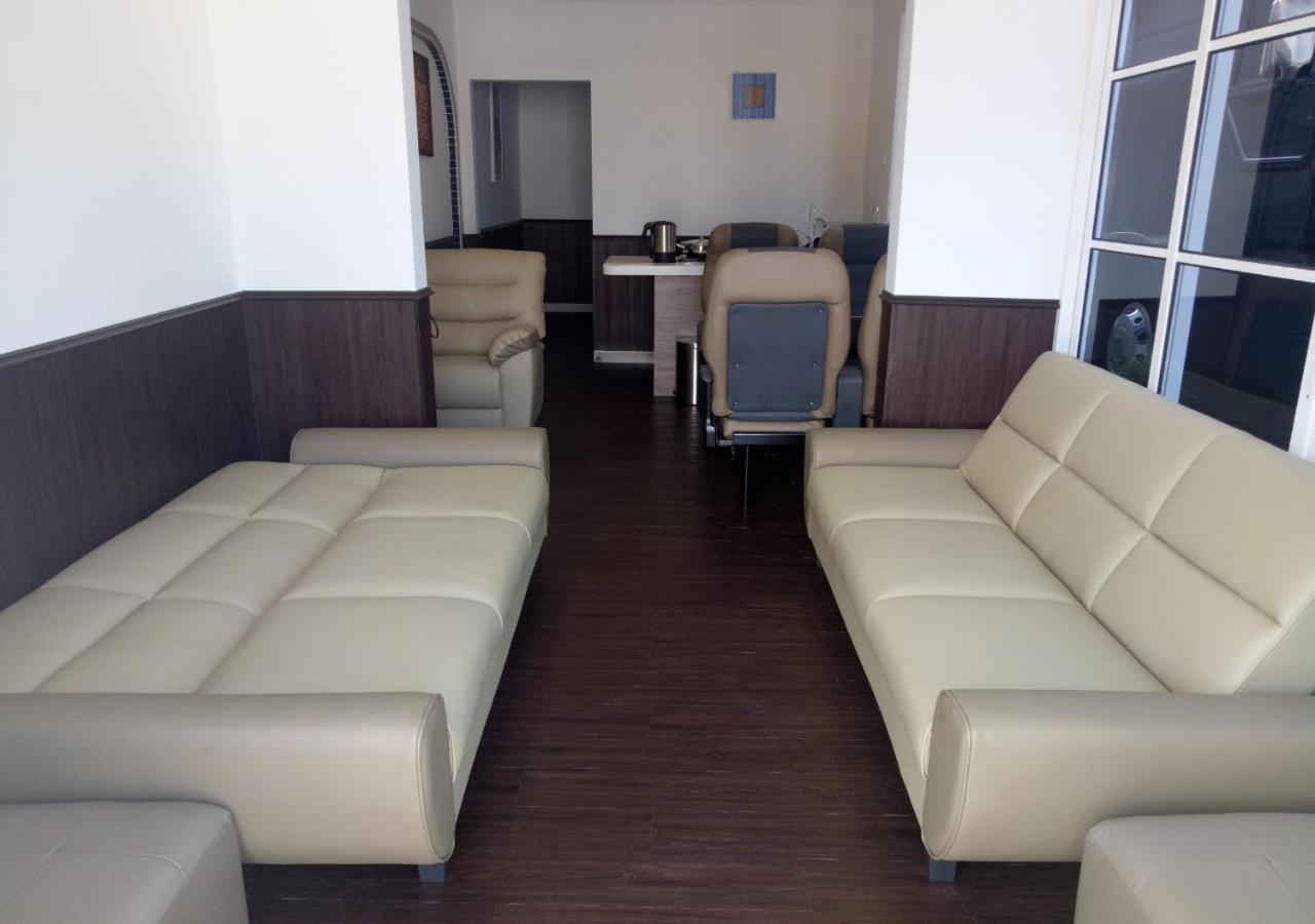 Rv @ U Garden Stay Skudai Kültér fotó