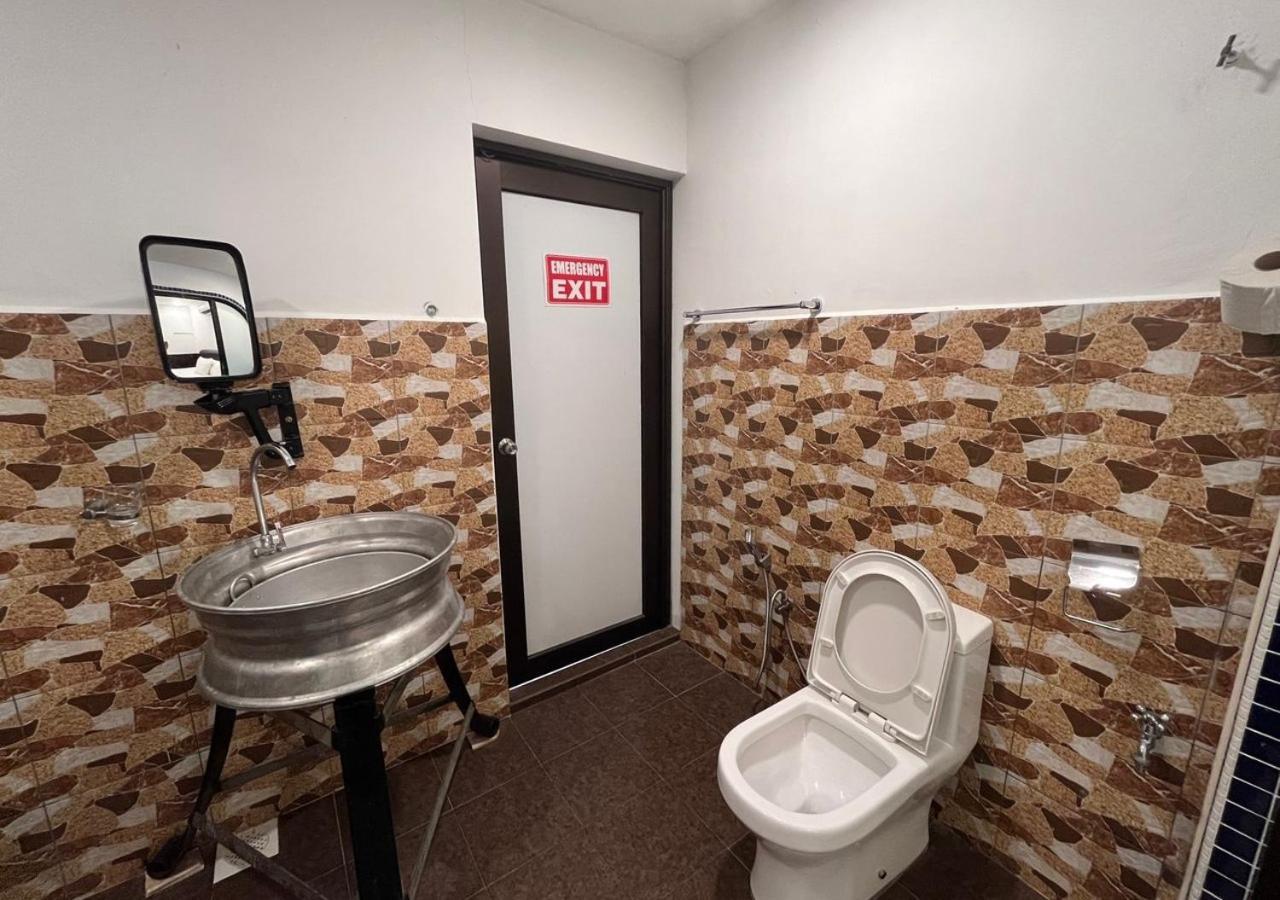 Rv @ U Garden Stay Skudai Kültér fotó